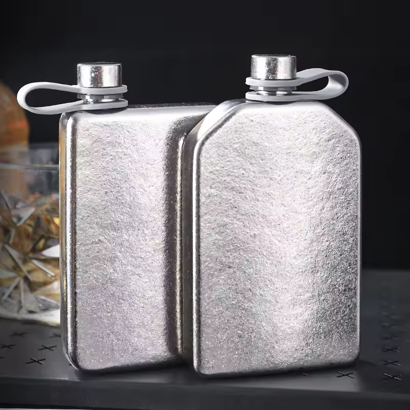Titanium Hip Flask 200ml/230ml Ultralight Portable Leakproof Pocket Flask Flagon With Screw Cap Ultralight Bottle for Whiskey
